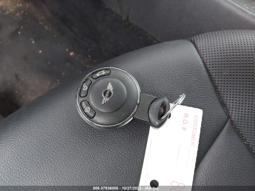 2013 MINI HARDTOP COOPER - WMWSU3C56DT688786