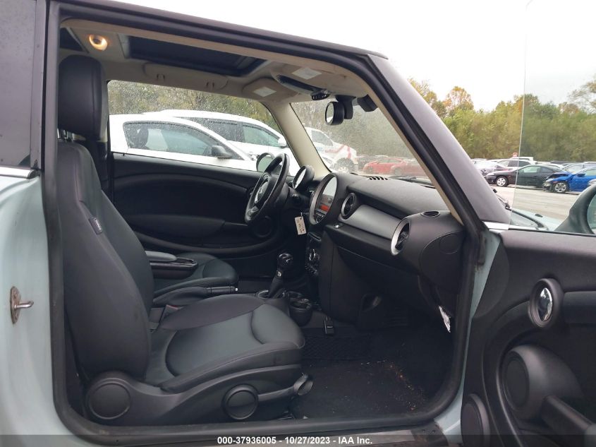 2013 MINI HARDTOP COOPER - WMWSU3C56DT688786
