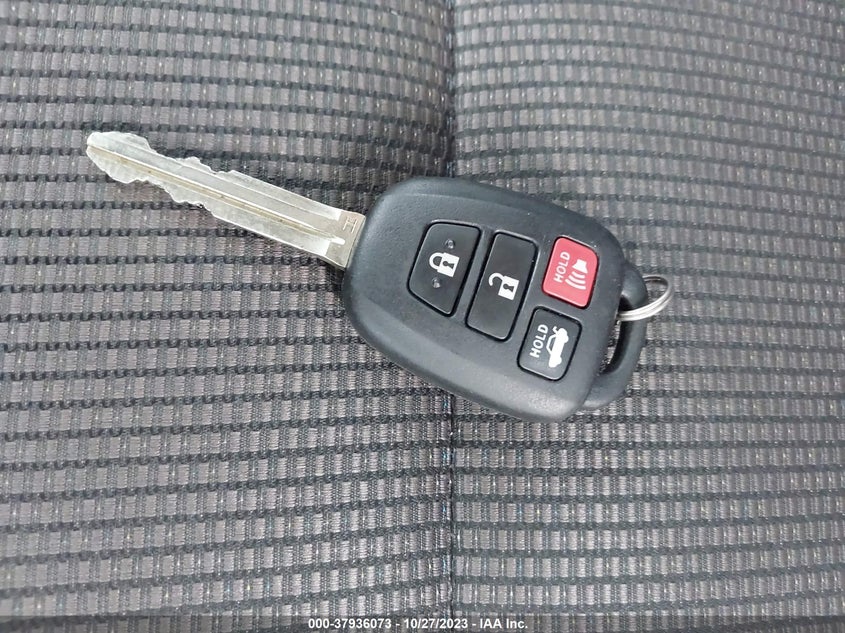 VIN 2T1BURHE7JC055764 2018 TOYOTA COROLLA L/LE/XLE/SE/XSE
