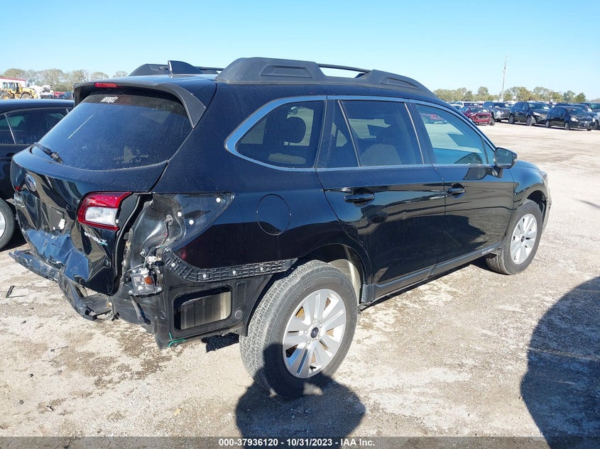 VIN 4S4BSAFC3J3323058 2018 SUBARU OUTBACK 2.5I PREMIUM