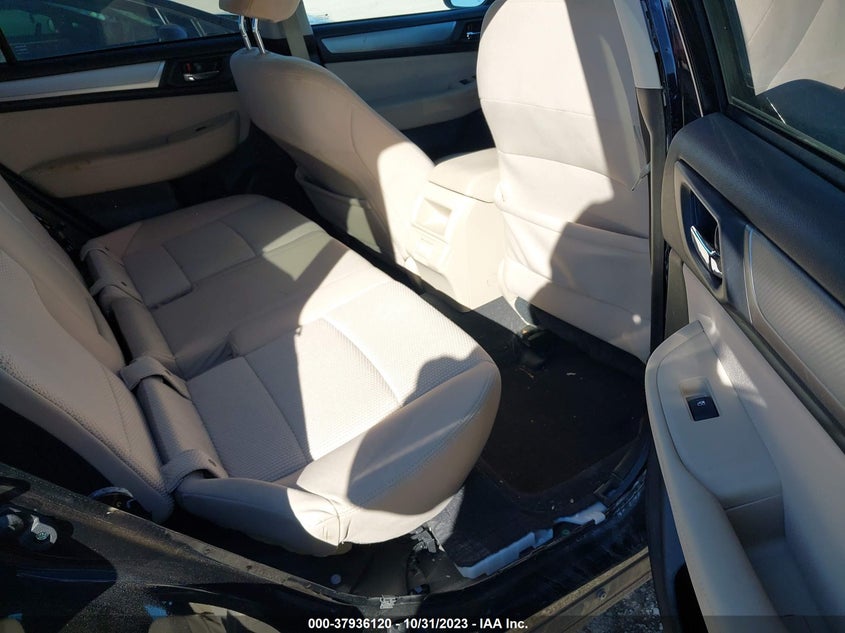VIN 4S4BSAFC3J3323058 2018 SUBARU OUTBACK 2.5I PREMIUM