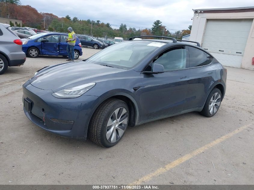 VIN 7SAYGDEE9PA056119 2023 TESLA MODEL Y