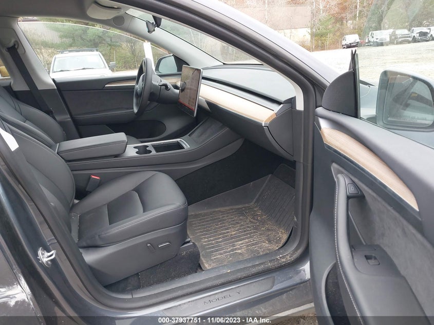 VIN 7SAYGDEE9PA056119 2023 TESLA MODEL Y