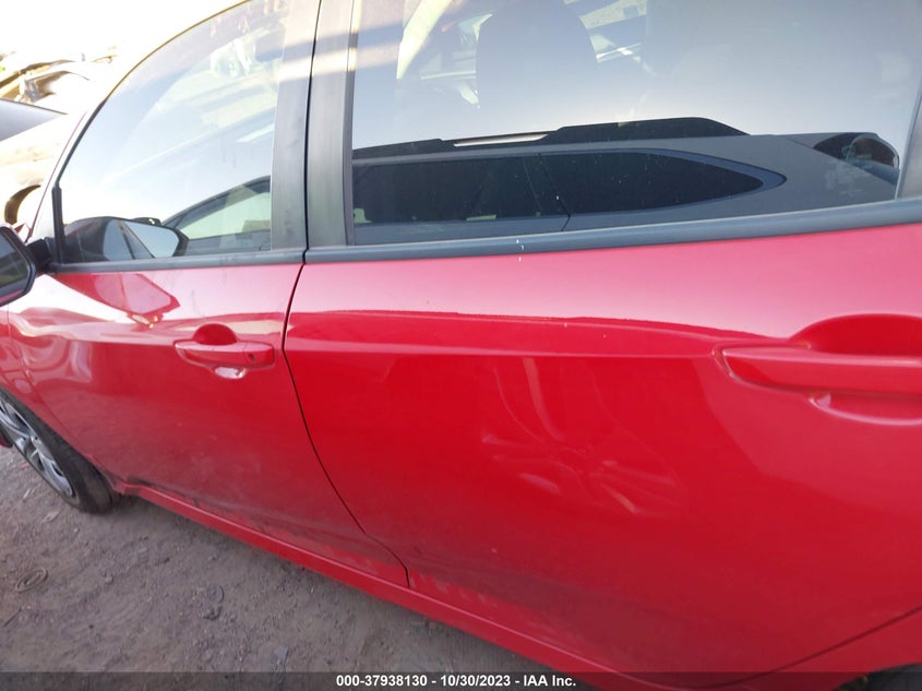 VIN 2HGFC2F52JH600940 2018 HONDA CIVIC LX