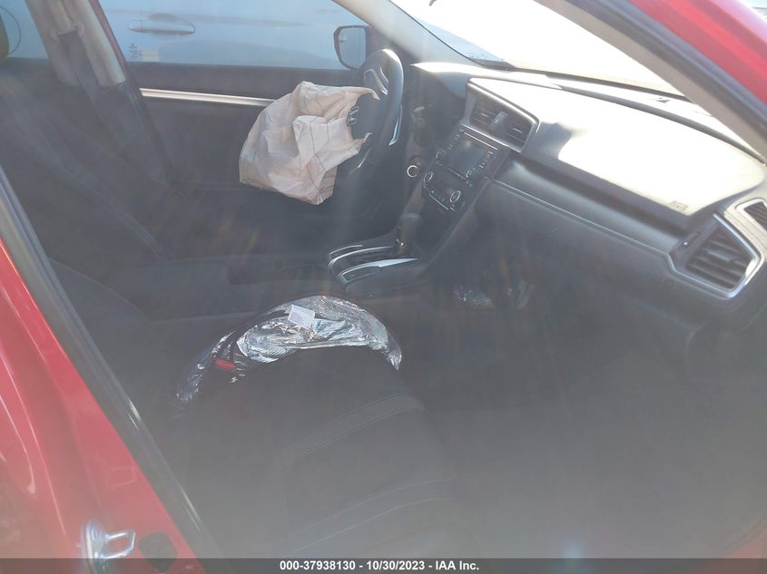 VIN 2HGFC2F52JH600940 2018 HONDA CIVIC LX