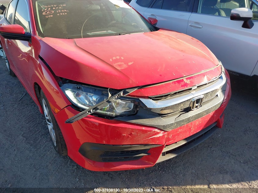 VIN 2HGFC2F52JH600940 2018 HONDA CIVIC LX