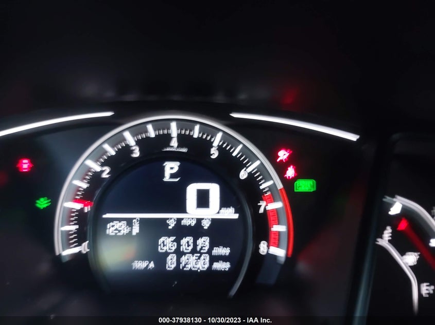 VIN 2HGFC2F52JH600940 2018 HONDA CIVIC LX