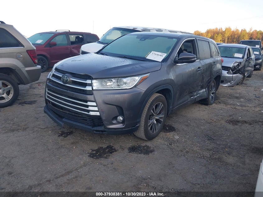 VIN 5TDZZRFH8JS270803 2018 TOYOTA HIGHLANDER LE/LE PLUS