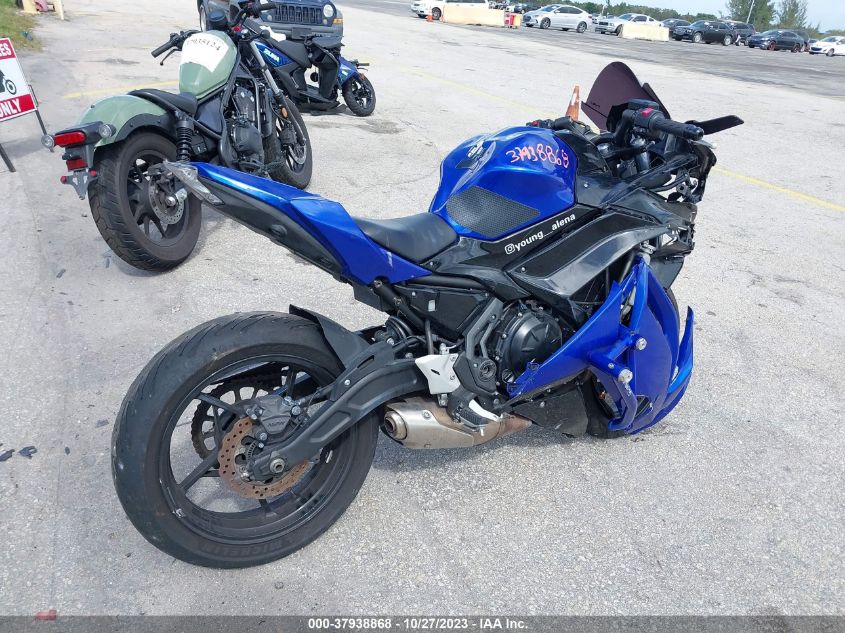 VIN ML5EXEM18MDA25564 2021 KAWASAKI EX650 M