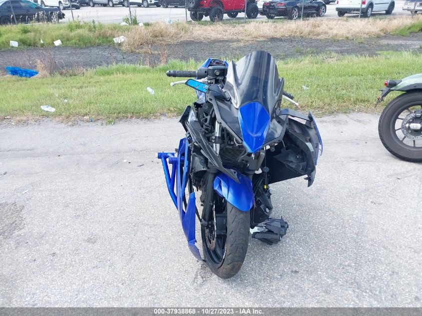 VIN ML5EXEM18MDA25564 2021 KAWASAKI EX650 M