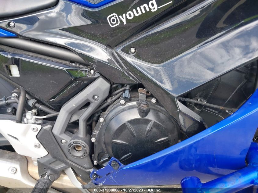VIN ML5EXEM18MDA25564 2021 KAWASAKI EX650 M
