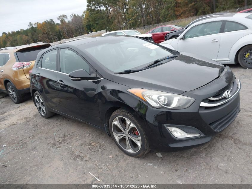 2013 HYUNDAI ELANTRA GT W/BLUE INT - KMHD35LE5DU033485