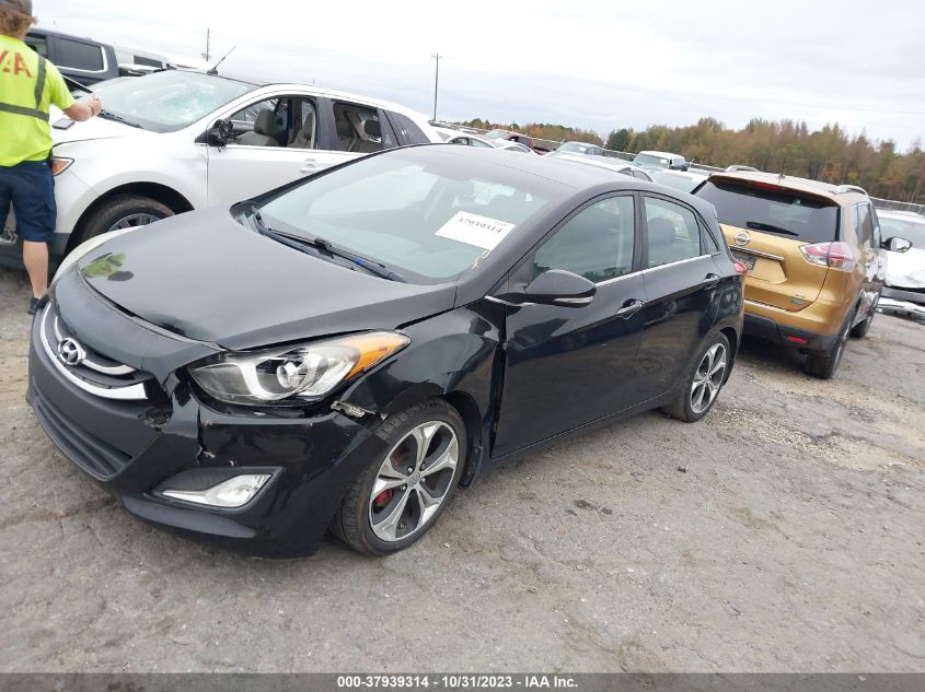 2013 HYUNDAI ELANTRA GT W/BLUE INT - KMHD35LE5DU033485
