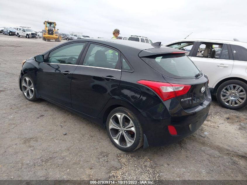 2013 HYUNDAI ELANTRA GT W/BLUE INT - KMHD35LE5DU033485