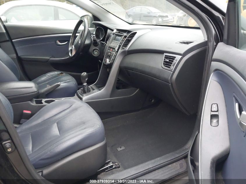 2013 HYUNDAI ELANTRA GT W/BLUE INT - KMHD35LE5DU033485