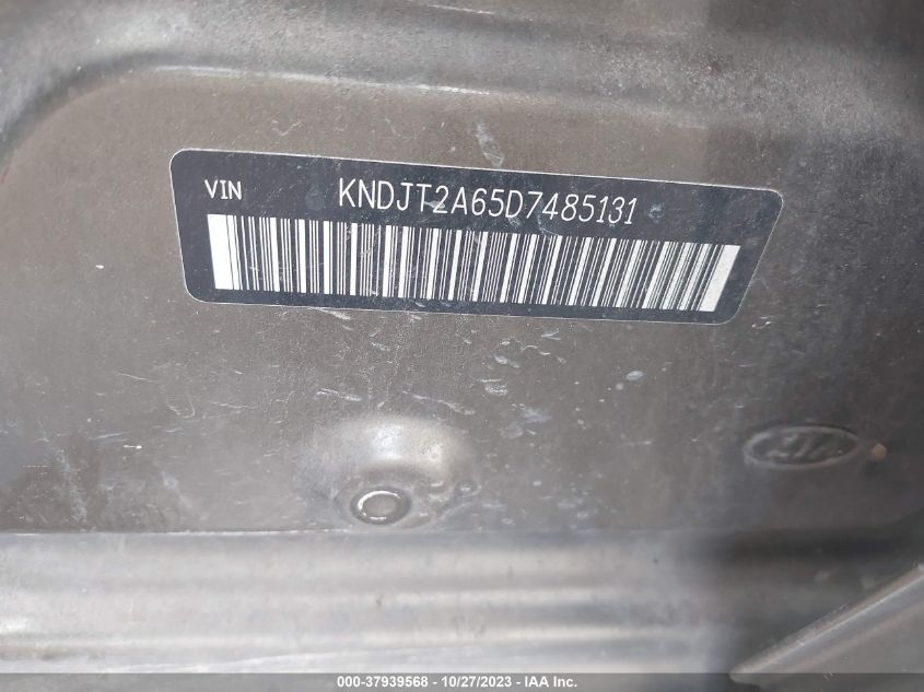2013 KIA SOUL + - KNDJT2A65D7485131