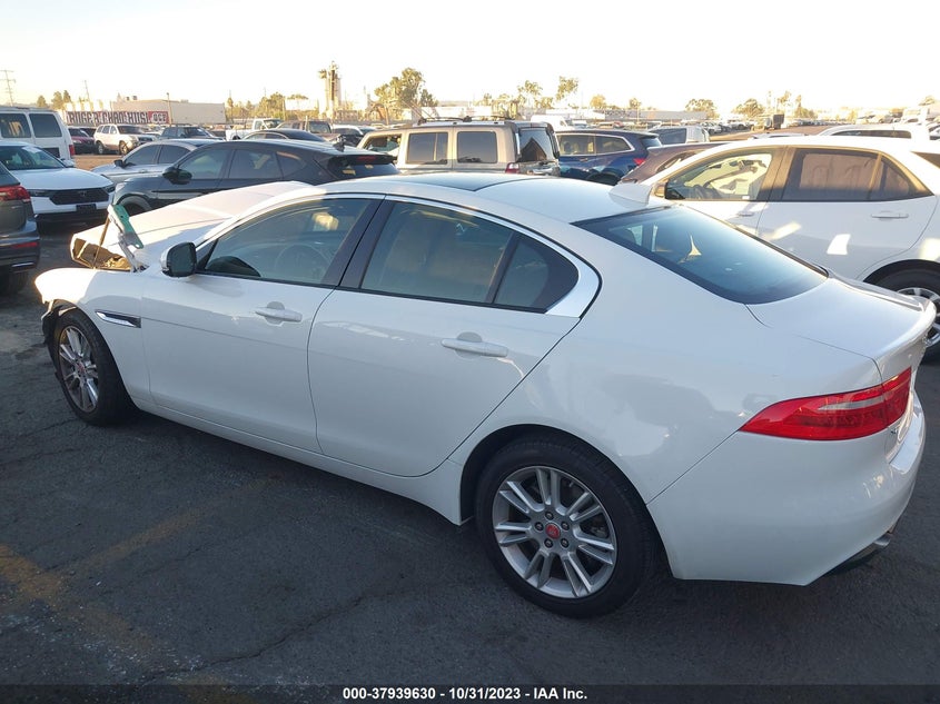 VIN SAJAD4FX8JCP37713 2018 JAGUAR XE PREMIUM