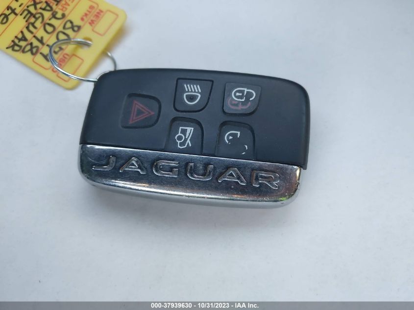 VIN SAJAD4FX8JCP37713 2018 JAGUAR XE PREMIUM