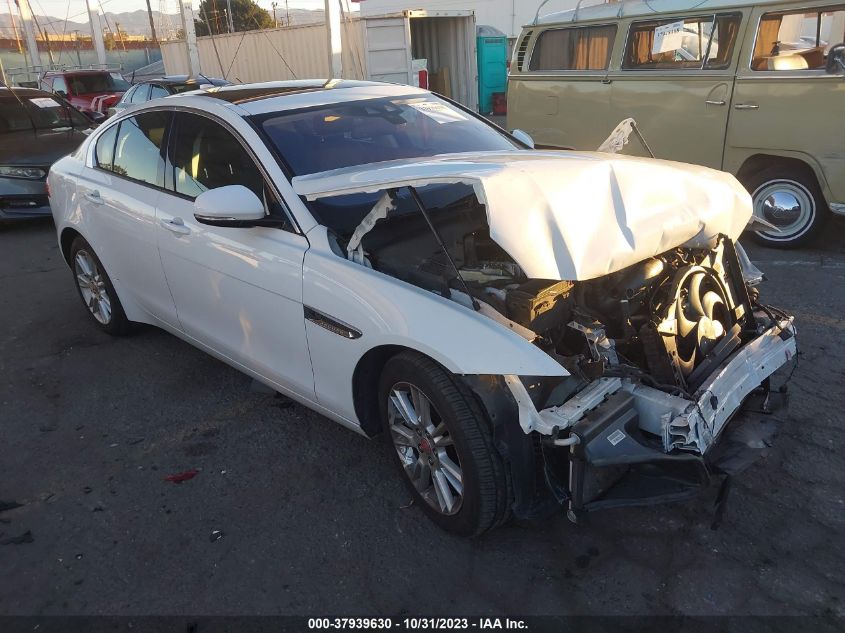 VIN SAJAD4FX8JCP37713 2018 JAGUAR XE PREMIUM