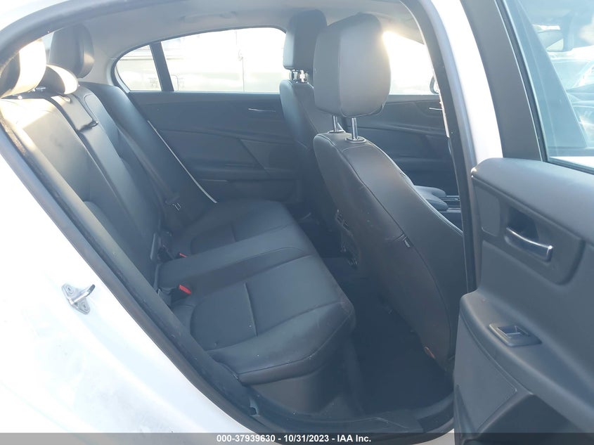 VIN SAJAD4FX8JCP37713 2018 JAGUAR XE PREMIUM