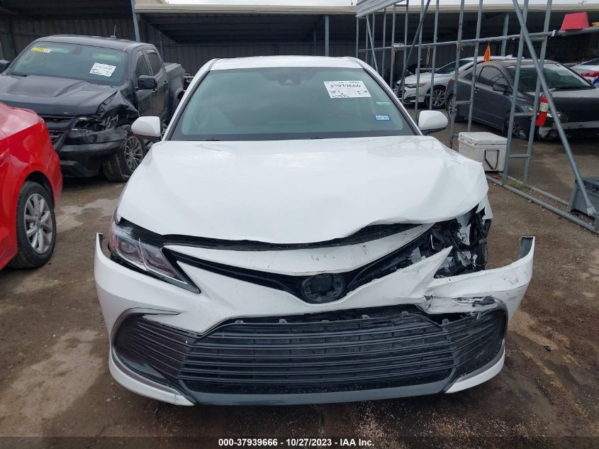 2022 TOYOTA CAMRY LE - 4T1C11AK7NU639424