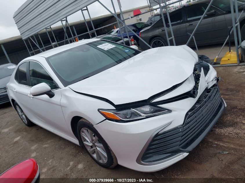 2022 TOYOTA CAMRY LE - 4T1C11AK7NU639424