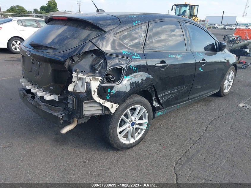 VIN 1FADP3K28JL273545 2018 FORD FOCUS SE