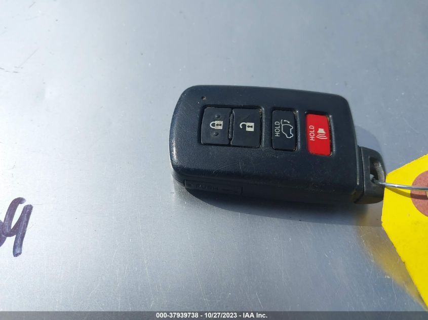 2016 TOYOTA RAV4 HYBRID XLE JTMRJREVXGD046130