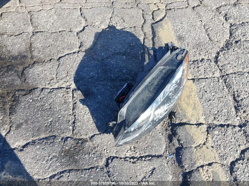 2018 VOLKSWAGEN GOLF R 2.0T W/DCC & NAVIGATION WVWVF7AUXJW173148