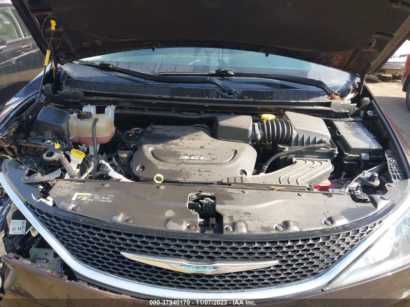 2C4RC1FG0JR106030 2018 CHRYSLER PACIFICA, photo no. 10