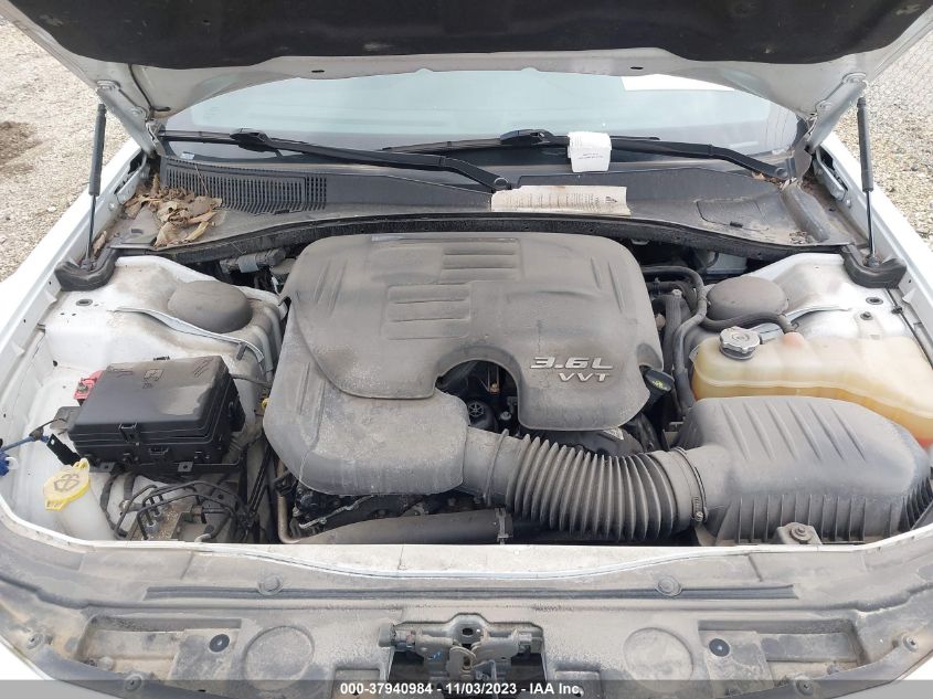 2018 CHRYSLER 300 - 2C3CCABG7JH244783