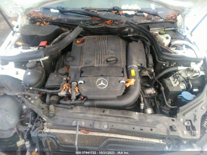 2013 MERCEDES-BENZ C 250 SPORT/LUXURY WDDGF4HB2DR263575