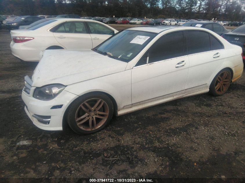 2013 MERCEDES-BENZ C 250 SPORT/LUXURY WDDGF4HB2DR263575