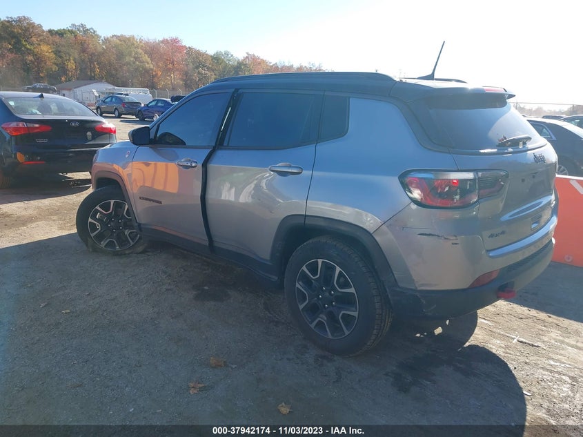 VIN 3C4NJDDB9KT629039 2019 JEEP COMPASS TRAILHAWK