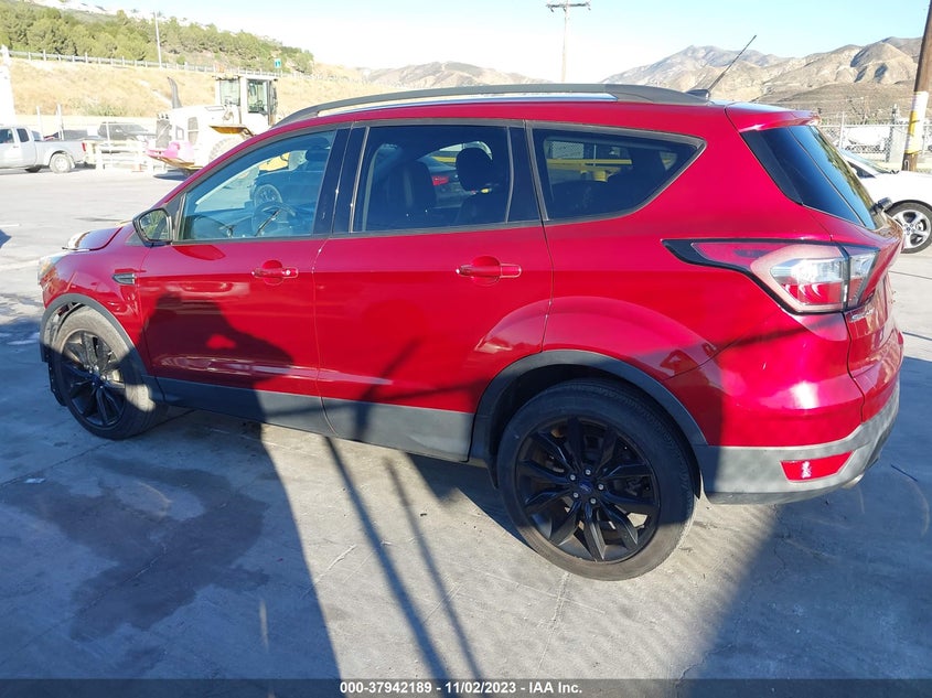 VIN 1FMCU0GD7HUE09087 2017 FORD ESCAPE SE