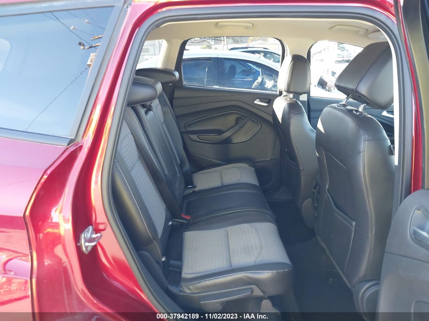 VIN 1FMCU0GD7HUE09087 2017 FORD ESCAPE SE