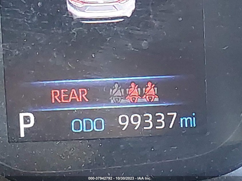 VIN JTDEPRAE5LJ020985 2020 TOYOTA COROLLA LE