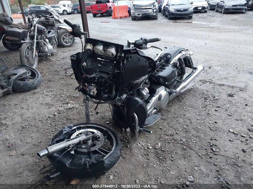 VIN 1HD1KBC12KB605335 2019 HARLEY-DAVIDSON FLHX