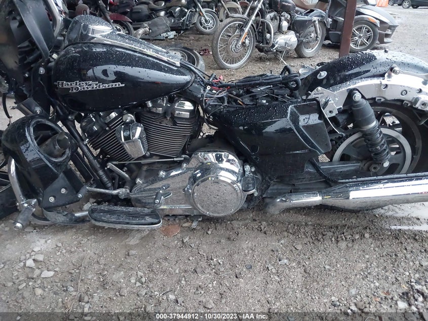 VIN 1HD1KBC12KB605335 2019 HARLEY-DAVIDSON FLHX