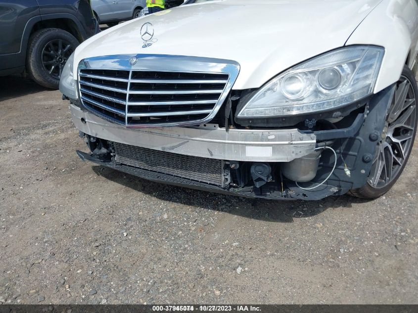 2013 MERCEDES-BENZ S 550 4MATIC - WDDNG9EB8DA497742