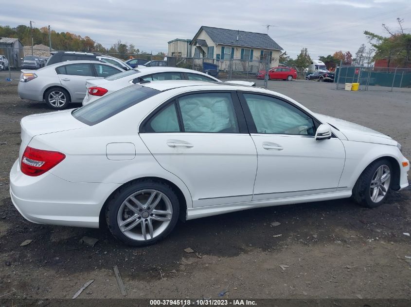 2014 MERCEDES-BENZ C 250 LUXURY/SPORT - WDDGF4HB1ER302108