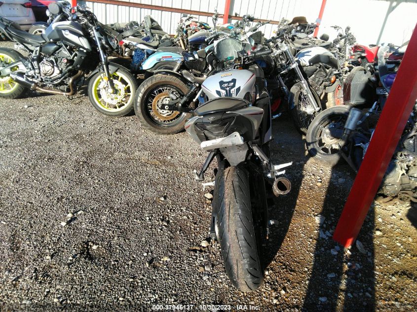2020 YAMAHA YZFR3 A MH3RH18Y0LK003958