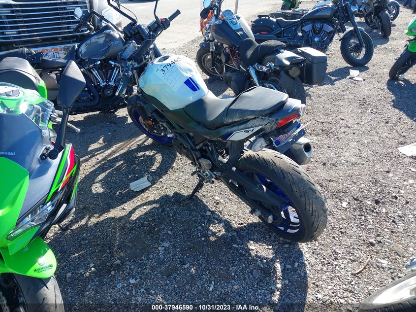 VIN JS1VP55AXH2100066 2017 SUZUKI SV650