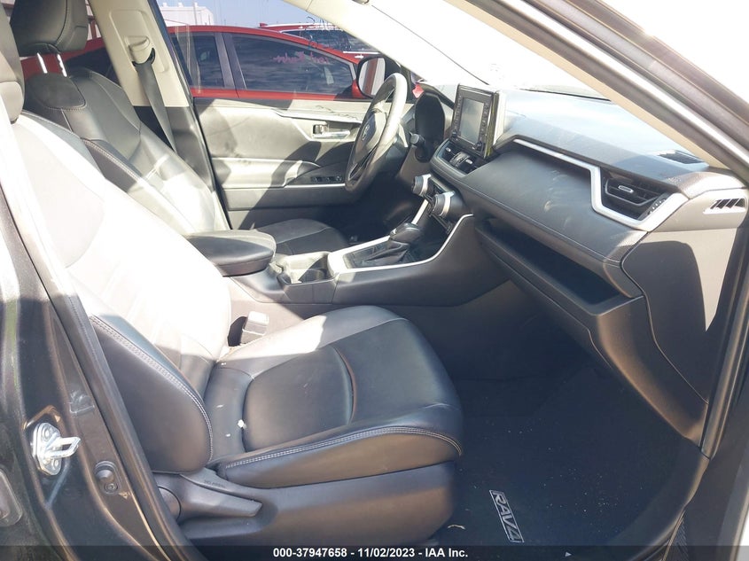 VIN 2T3C1RFV2MC099344 2021 TOYOTA RAV4 XLE PREMIUM