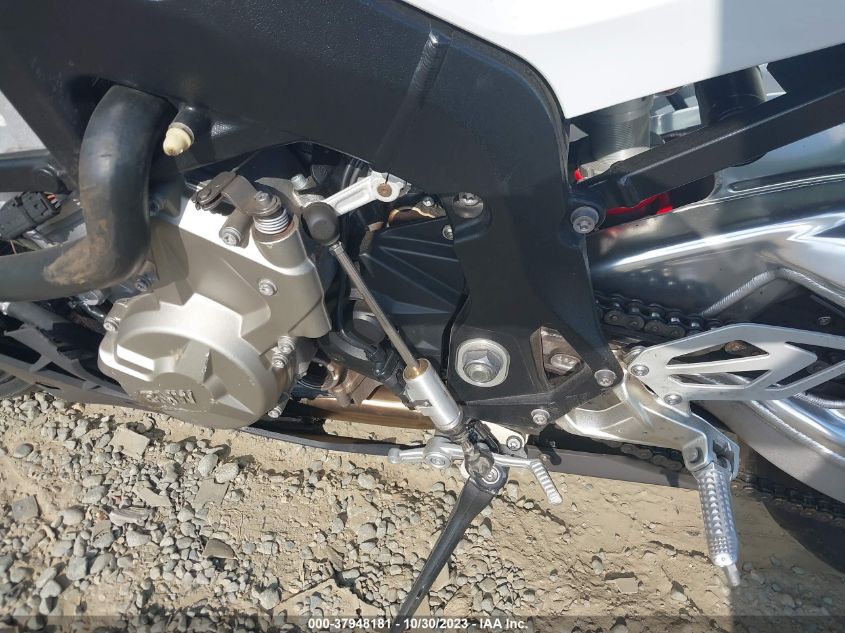 2015 BMW S 1000 RR - WB10D2104FZ351610