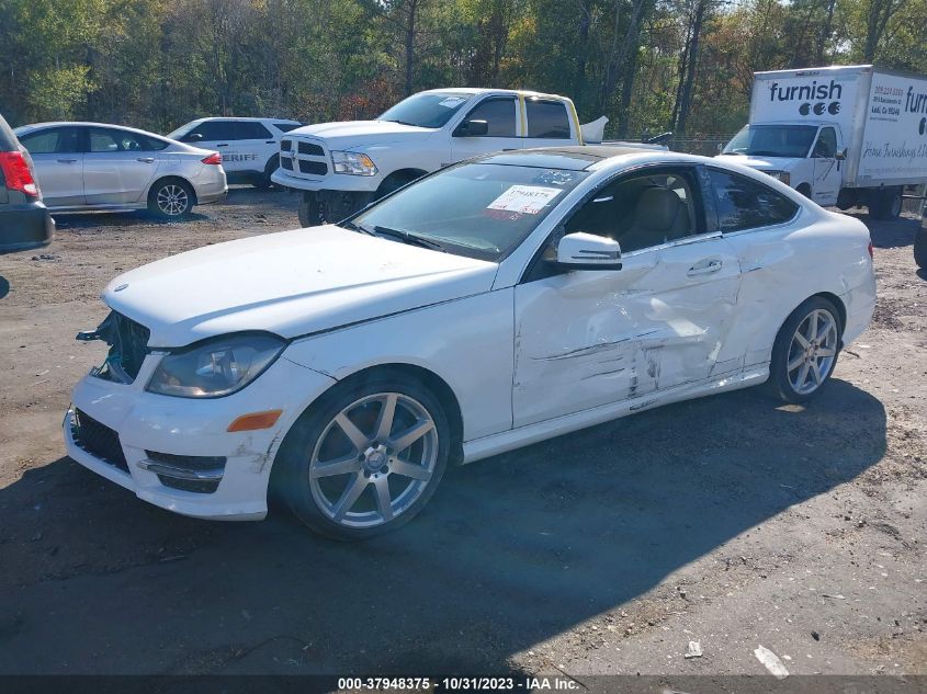 2014 MERCEDES-BENZ C 250 - WDDGJ4HB0EG265143