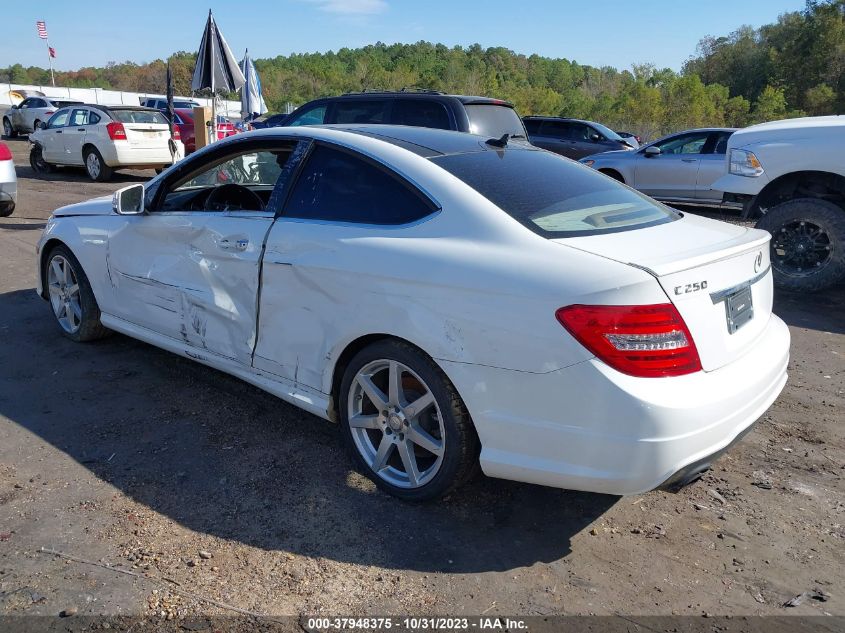 2014 MERCEDES-BENZ C 250 - WDDGJ4HB0EG265143