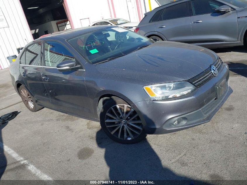 2014 VOLKSWAGEN JETTA 1.8T SEL - 3VWL17AJ4EM429654