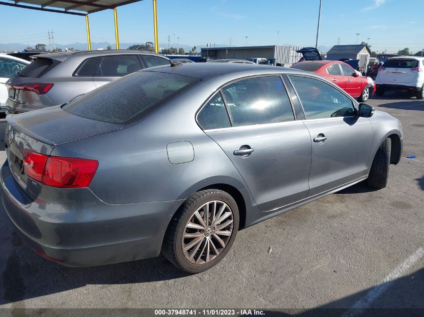 2014 VOLKSWAGEN JETTA 1.8T SEL - 3VWL17AJ4EM429654