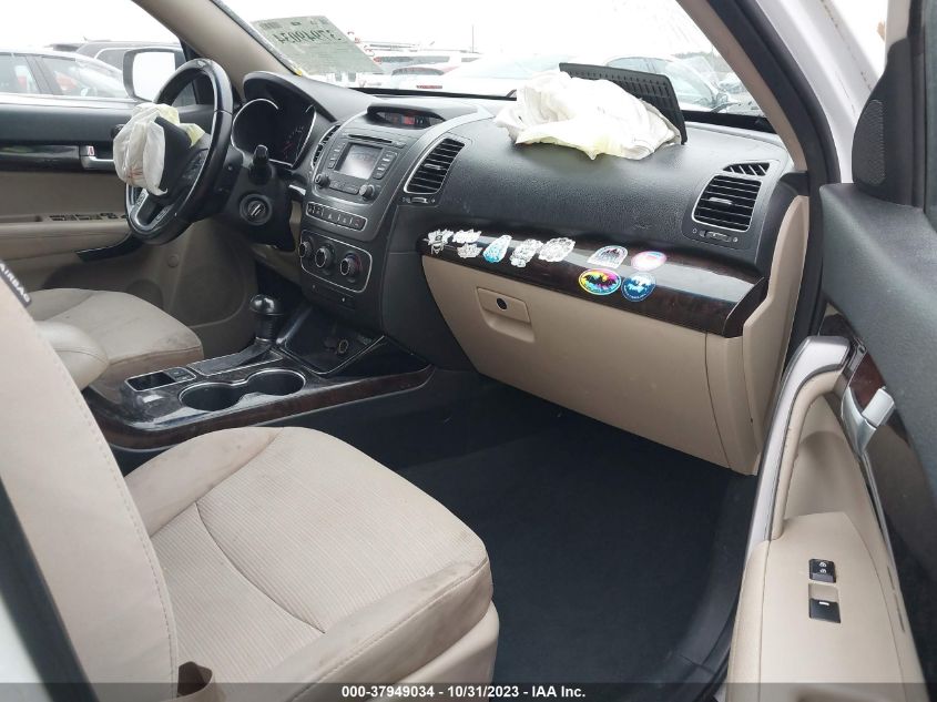 2014 KIA SORENTO LX - 5XYKT3A63EG484042